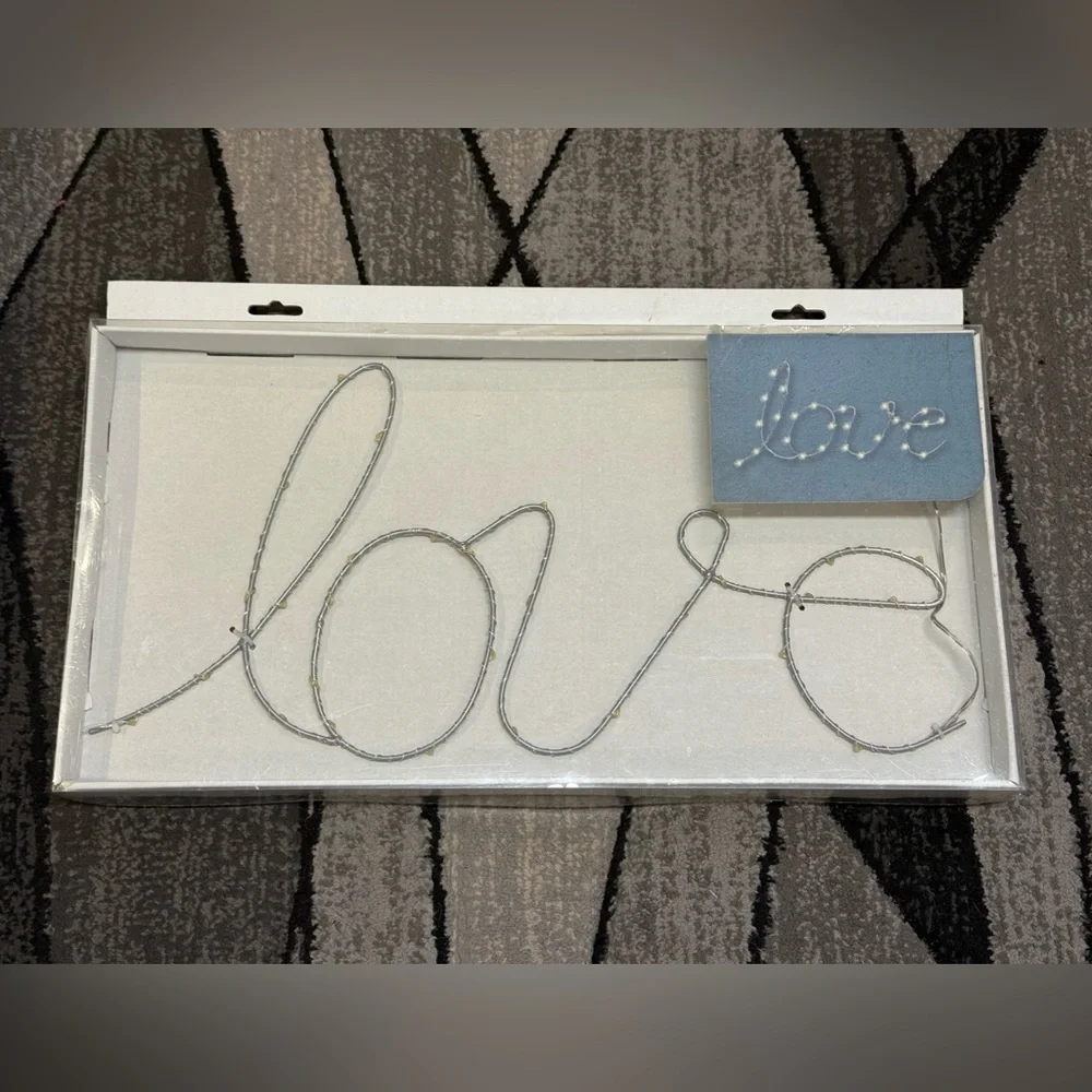 🦅Silver Wire 'Love' Wall Decor - Picture 1 of 2
